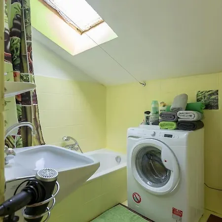 Lovely Spacious 3room Loft Under Roof-100m2-touristarea *