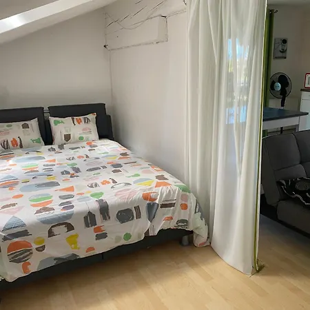 Apartmán Lovely Spacious 3room Loft Under Roof-100m2-touristarea *