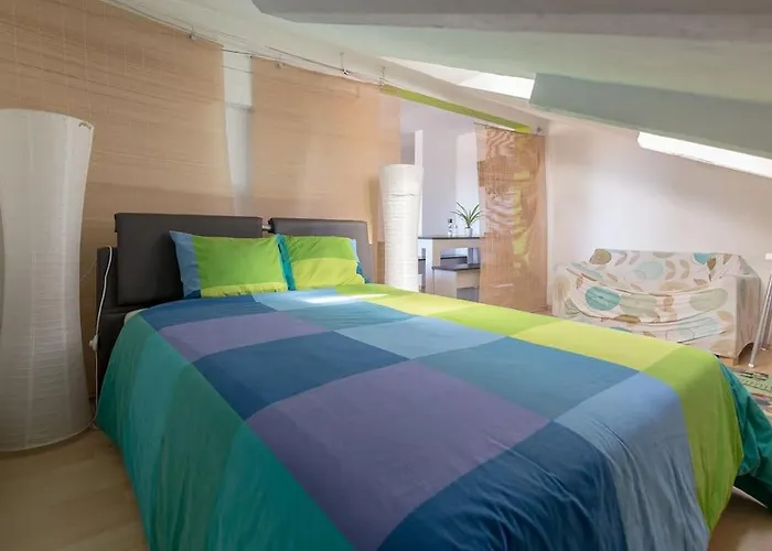 Lovely Spacious 3room Loft Under Roof-100m2-touristarea