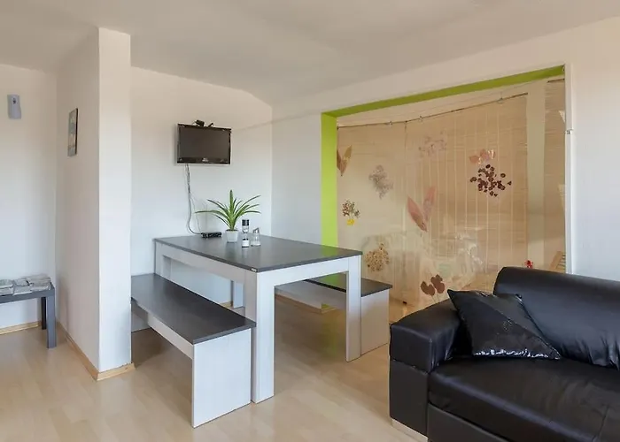 Lovely Spacious 3room Loft Under Roof-100m2-touristarea